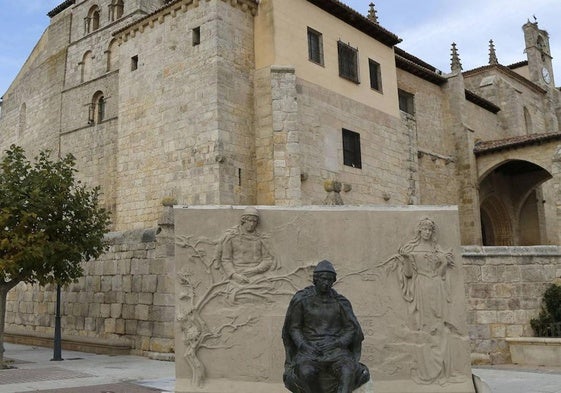 Santa Eulalia y monumento a Berruguete en Paredes de Nava.