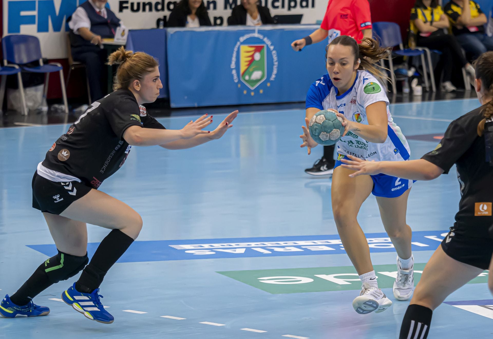 Las imágenes del partido entre el Caja Rural Aula Valladolid y el KHF Ferizaj