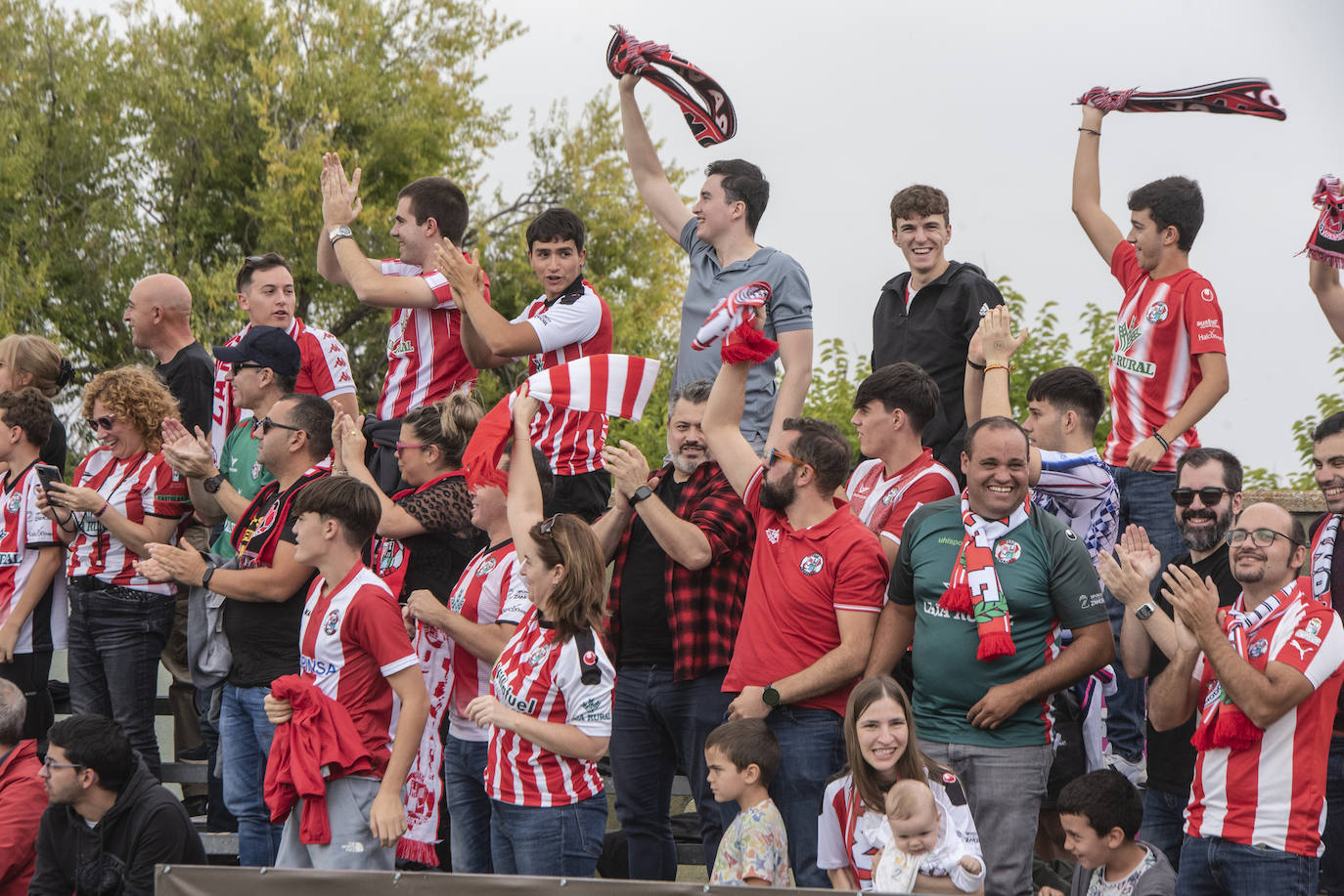 Casi 2.800 espectadores en La Albuera: búscate en las gradas