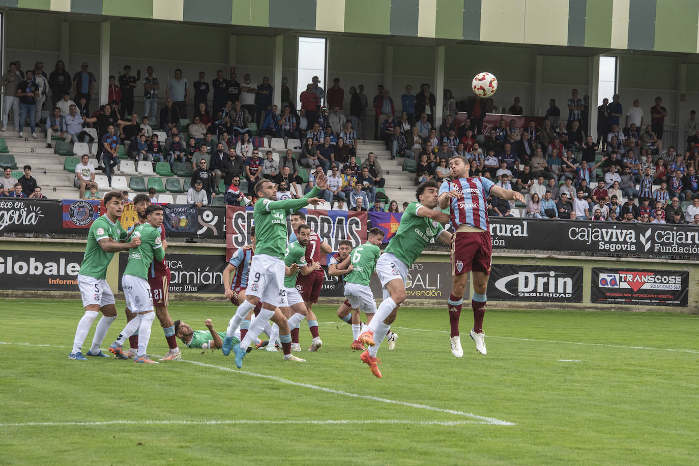 Fotografías del partido entre la Segoviana y el Zamora (1 de 2)