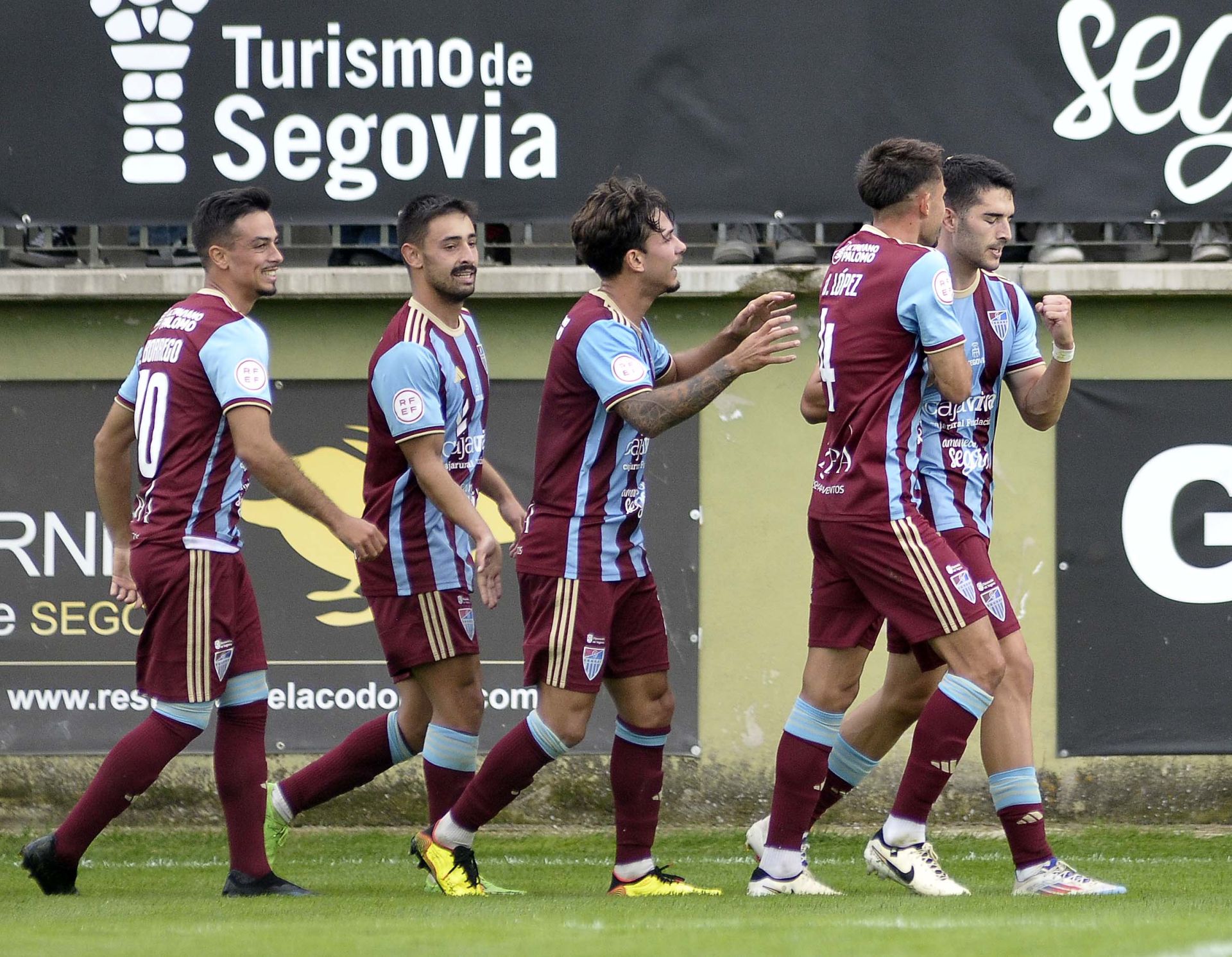 Fotografías del partido entre la Segoviana y el Zamora (2 de 2)