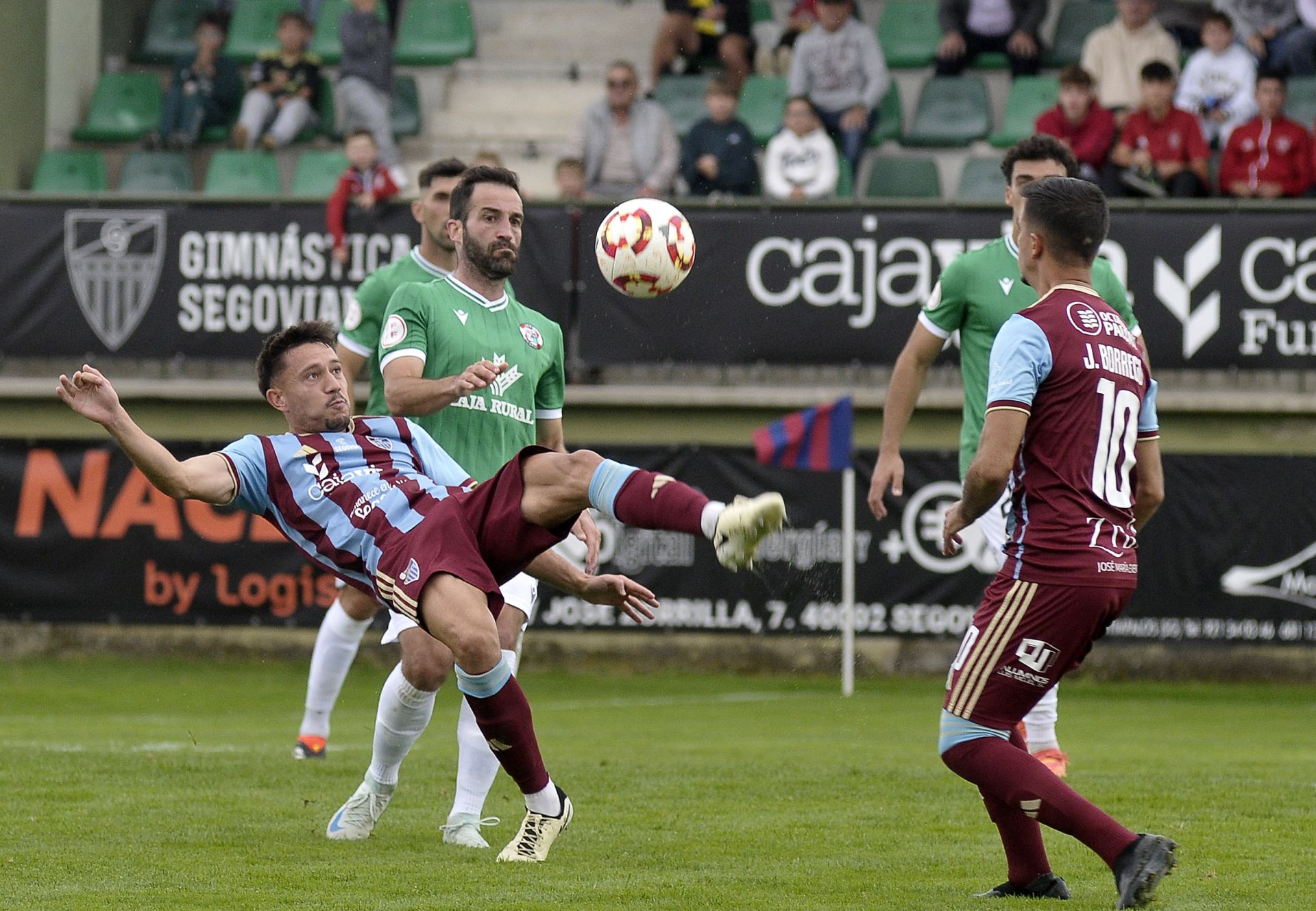 Fotografías del partido entre la Segoviana y el Zamora (2 de 2)