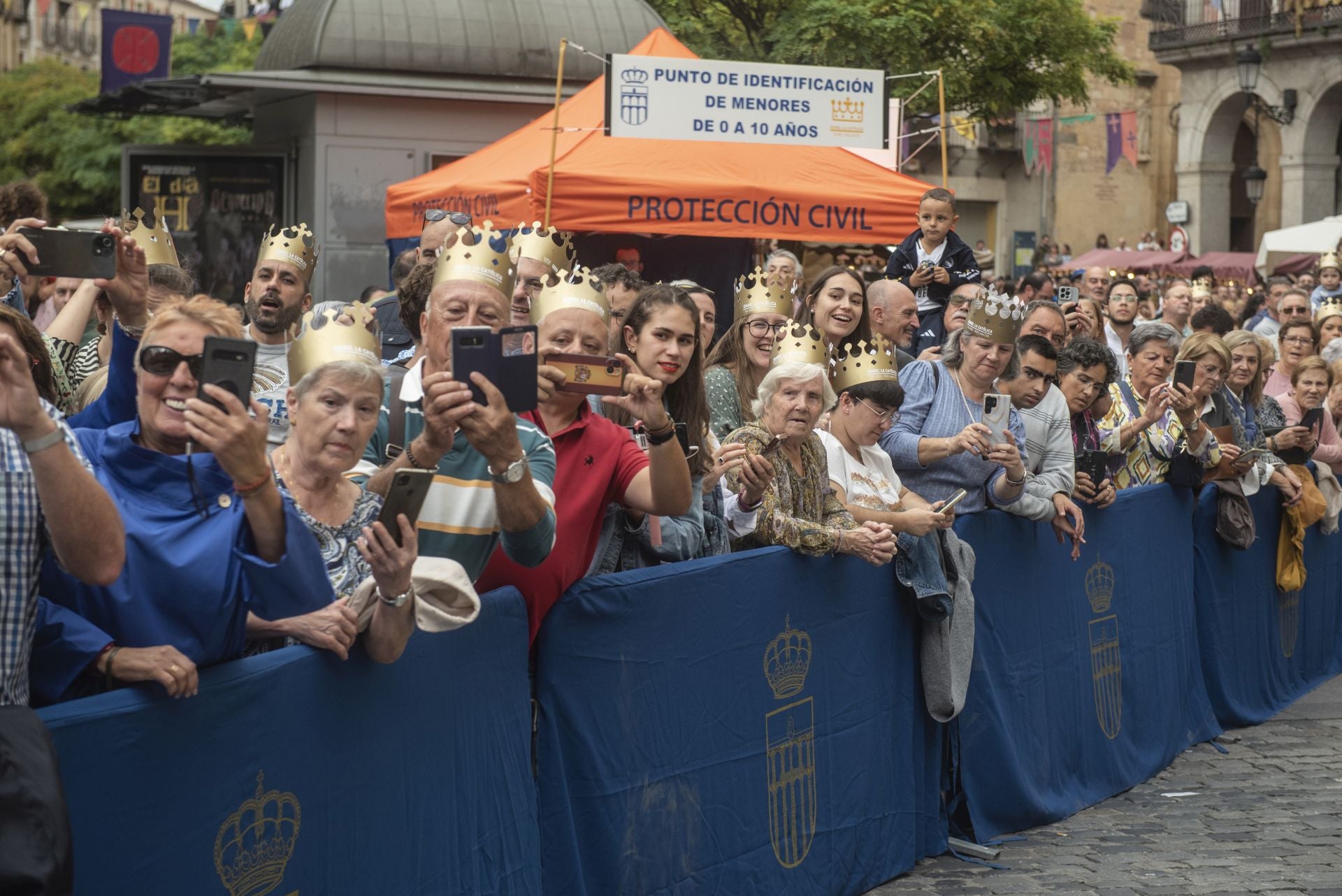 El «éxito» de los actos de Isabel anima al sector turístico y preocupa a los vecinos