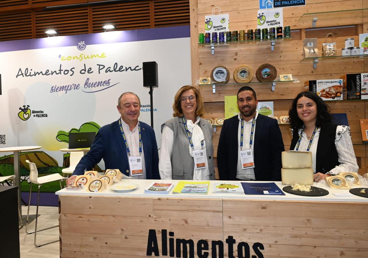 La presidenta de la Diputación, Ángeles Armisén, ha respaldado este lunes el estreno de Alimentos de Palencia en San Sebastián Gastronomika.