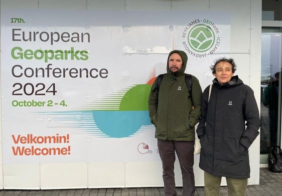 El director científico de Las Loras, José Ángel Sánchez, y la gerente del geoparque, Karmah Salman, durante su visita a Islandia.