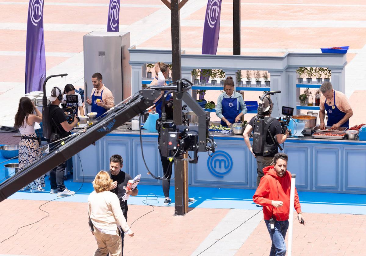 Grabación de la prueba de exteriores de MasterChef Celebrity en la Plaza Mayor de Valladolid.