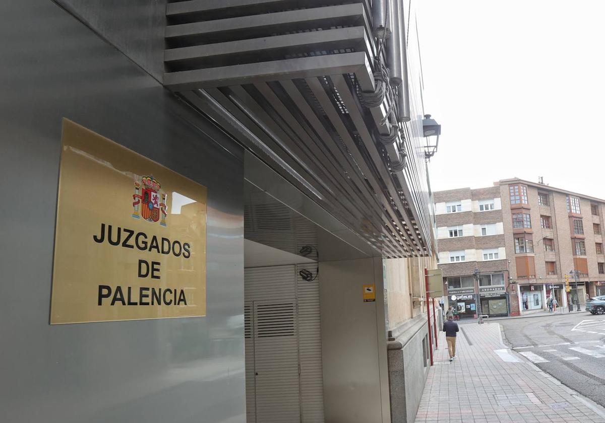 Sede judicial en el antiguo edificio del Banco de España, donde se ubica el Juzgado de lo Penal.