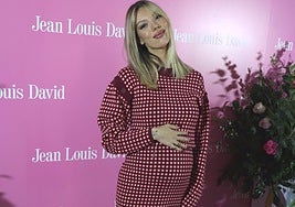 Alejandra Rubio, luciendo embarazo.