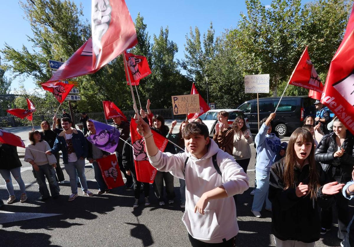 Los estudiantes protestan ante Educación por la nueva prueba universitaria