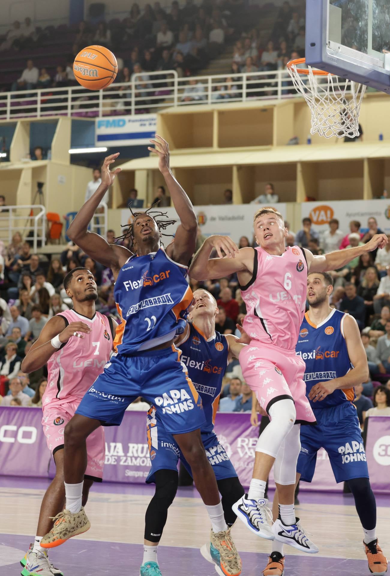 La derrota del UEMC Real Valladolid Baloncesto ante Fuenlabrada, en imágenes