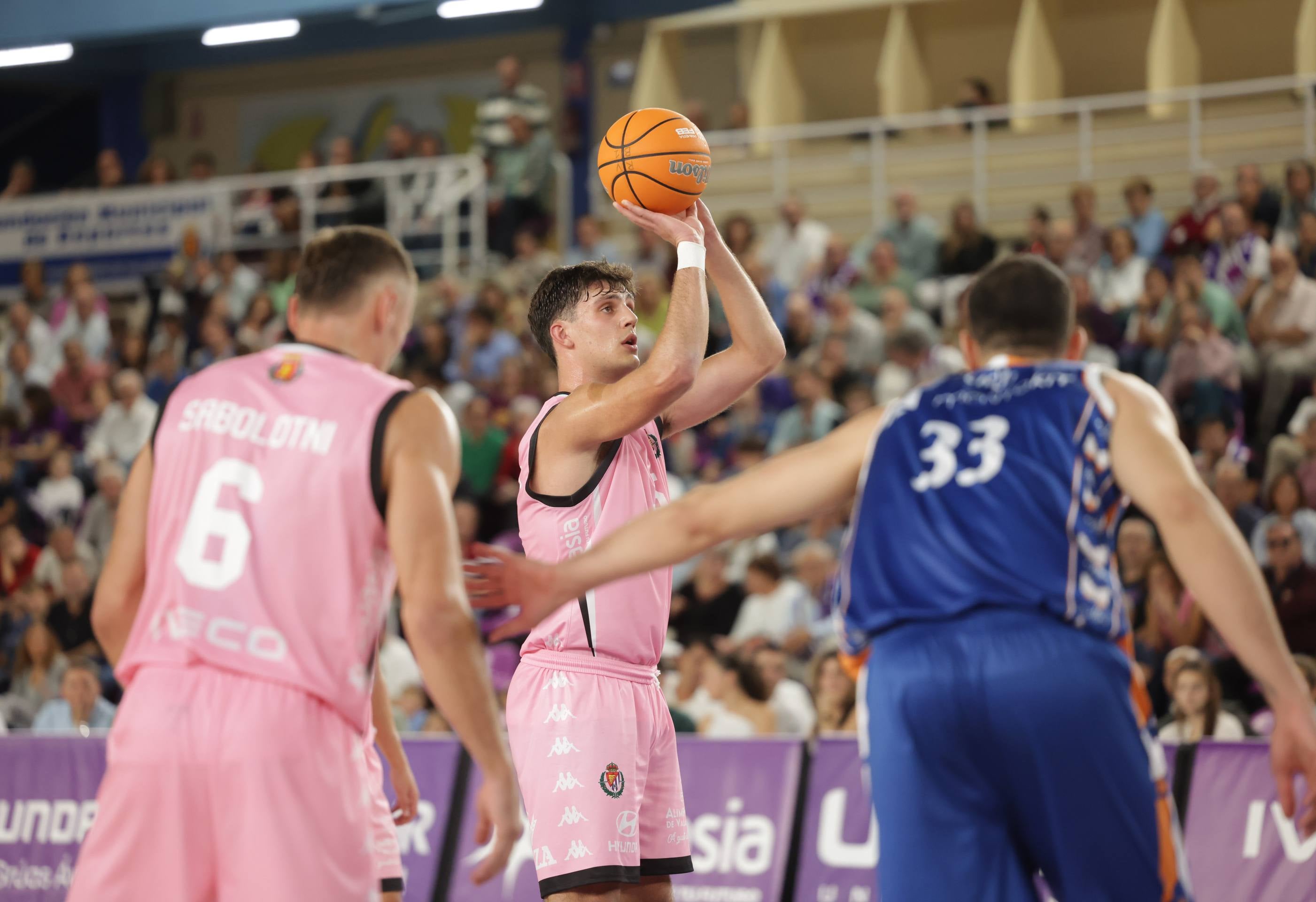 La derrota del UEMC Real Valladolid Baloncesto ante Fuenlabrada, en imágenes