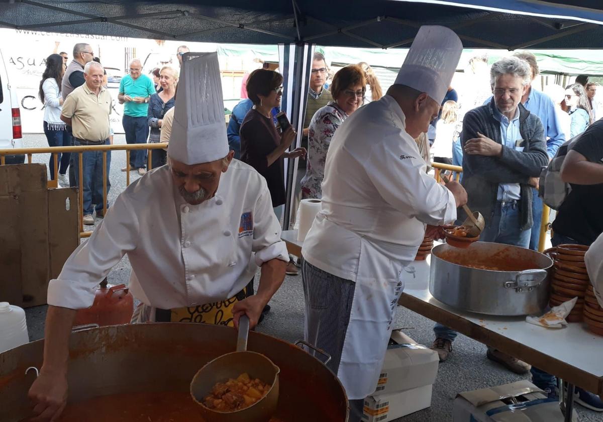 Los cocineros de Segovia colaboran en la celebración de la jornada dedicada al garbanzo de Valseca.