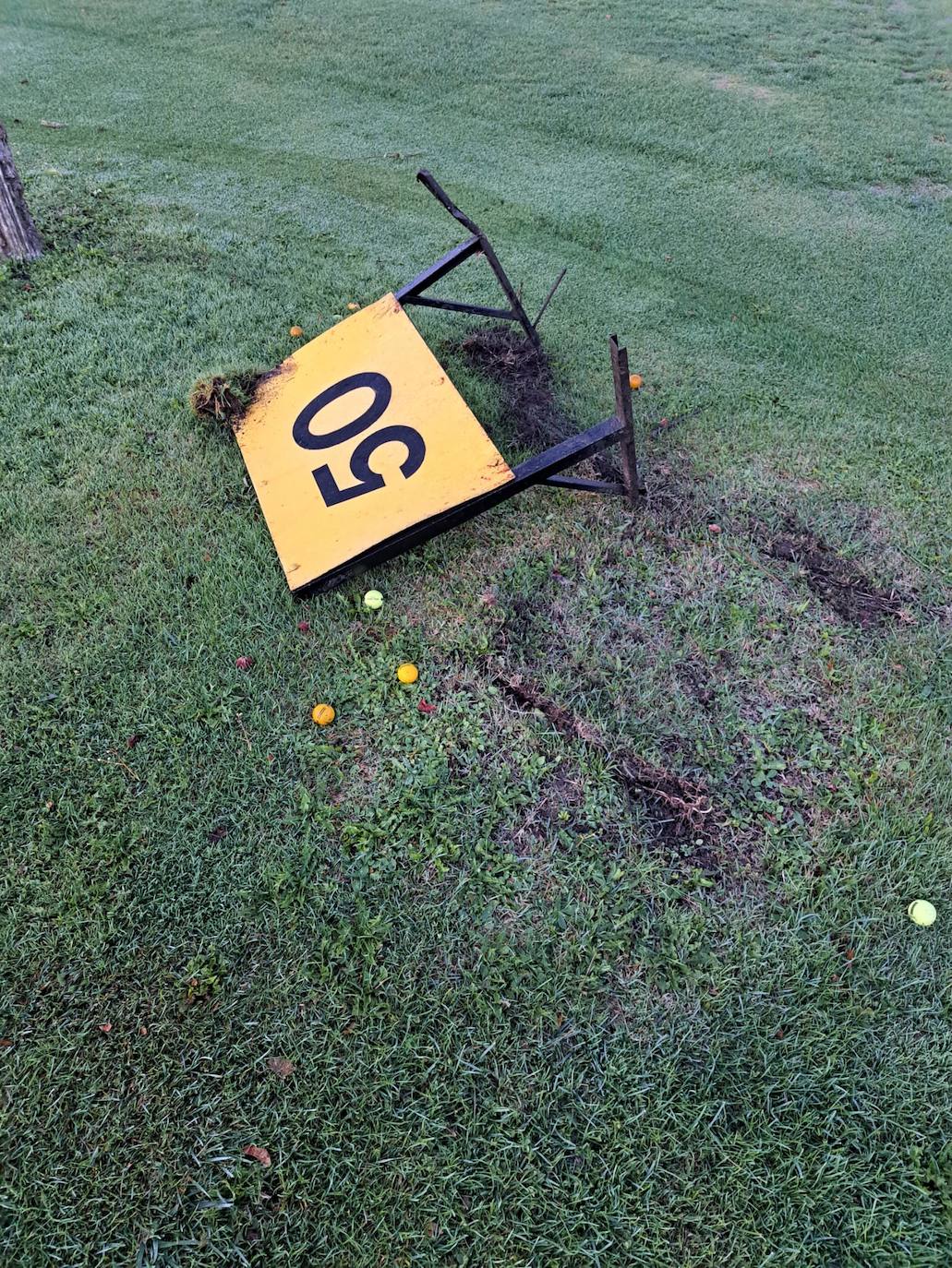 Los destrozos en el campo de golf de Isla Dos Aguas