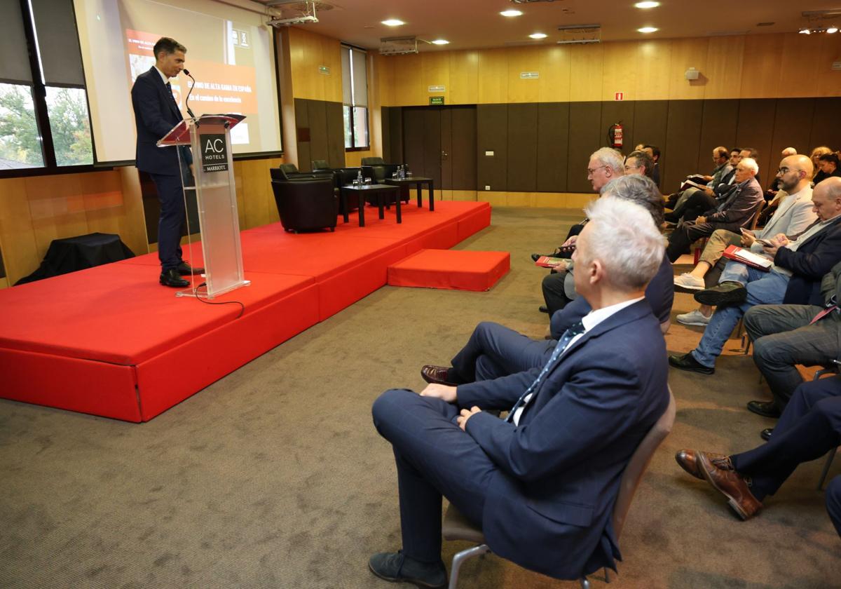 José Antonio Benavides, director territorial en Castilla y León de Cajamar, presentó el acto.