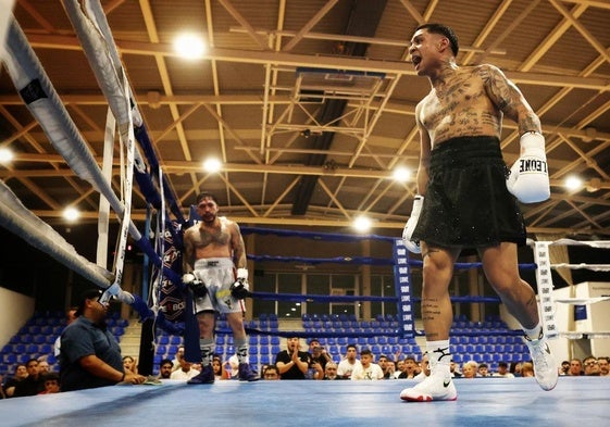 Salvi, en su combate con Diego Lago en el Pilar Fernández el pasado mes de abril.