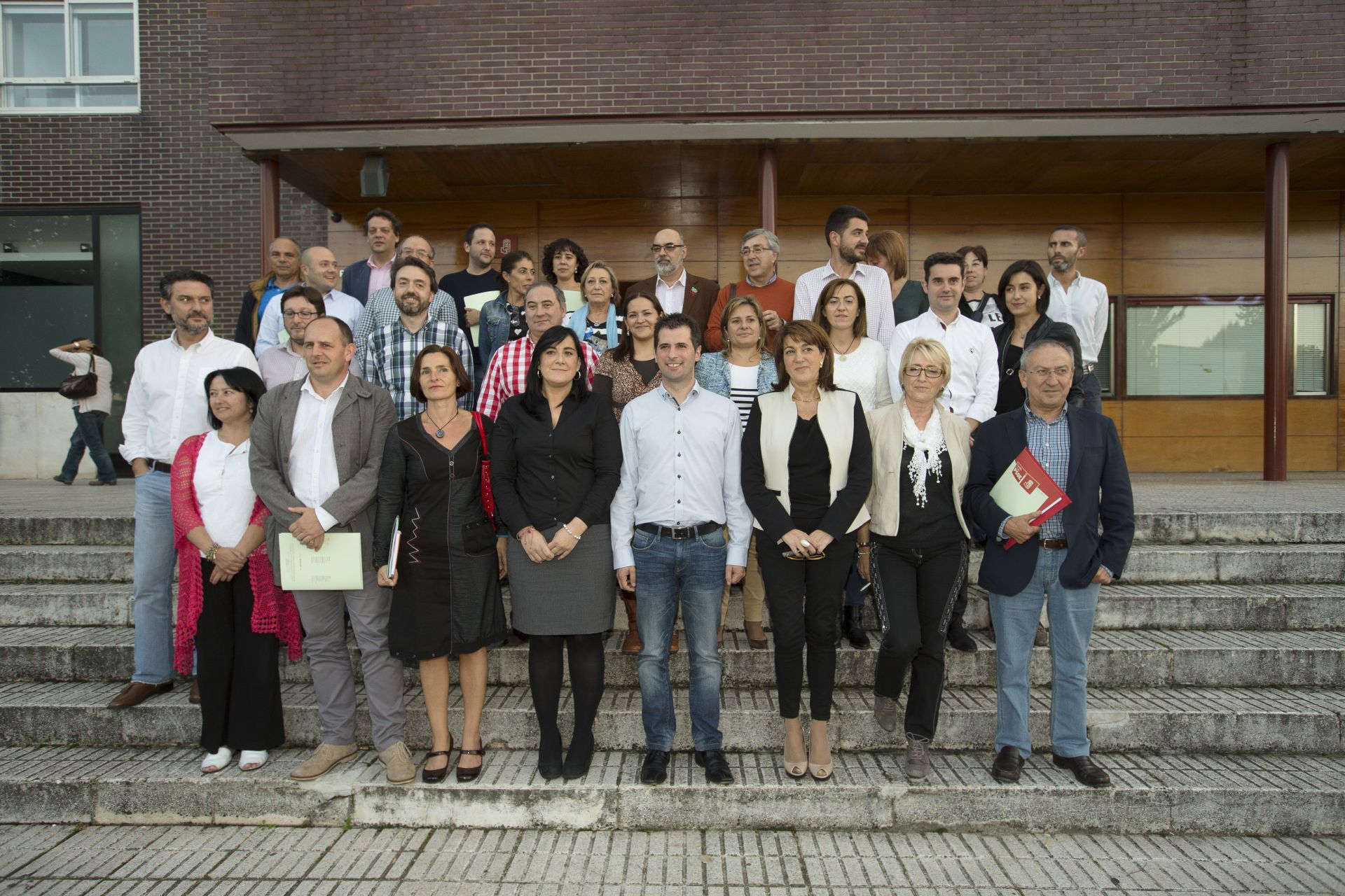 Foto de familia de los integrantes de la primera Comisión Ejecutiva de Luis Tudanca