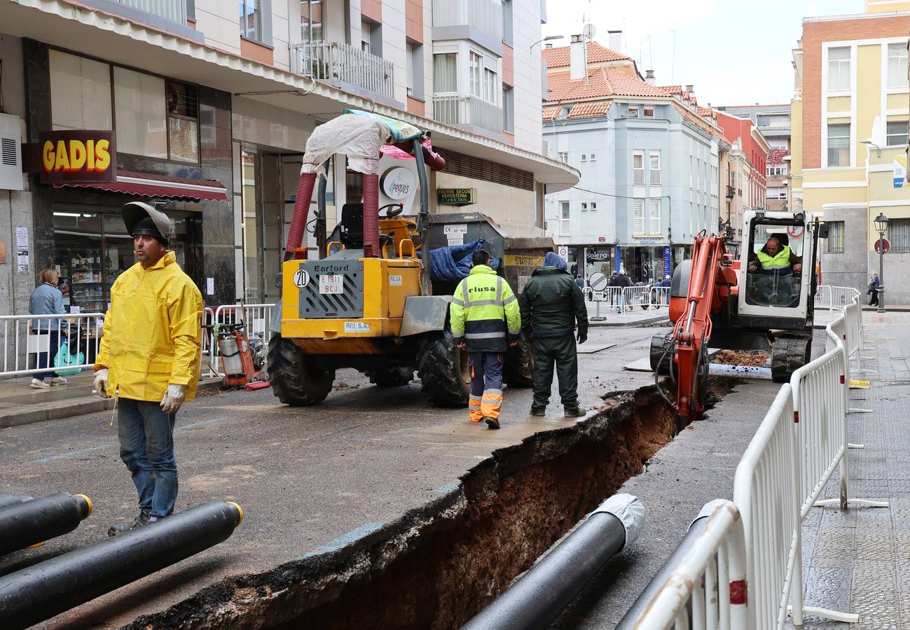 Las obras de la red de calor invaden el entorno de San Lázaro