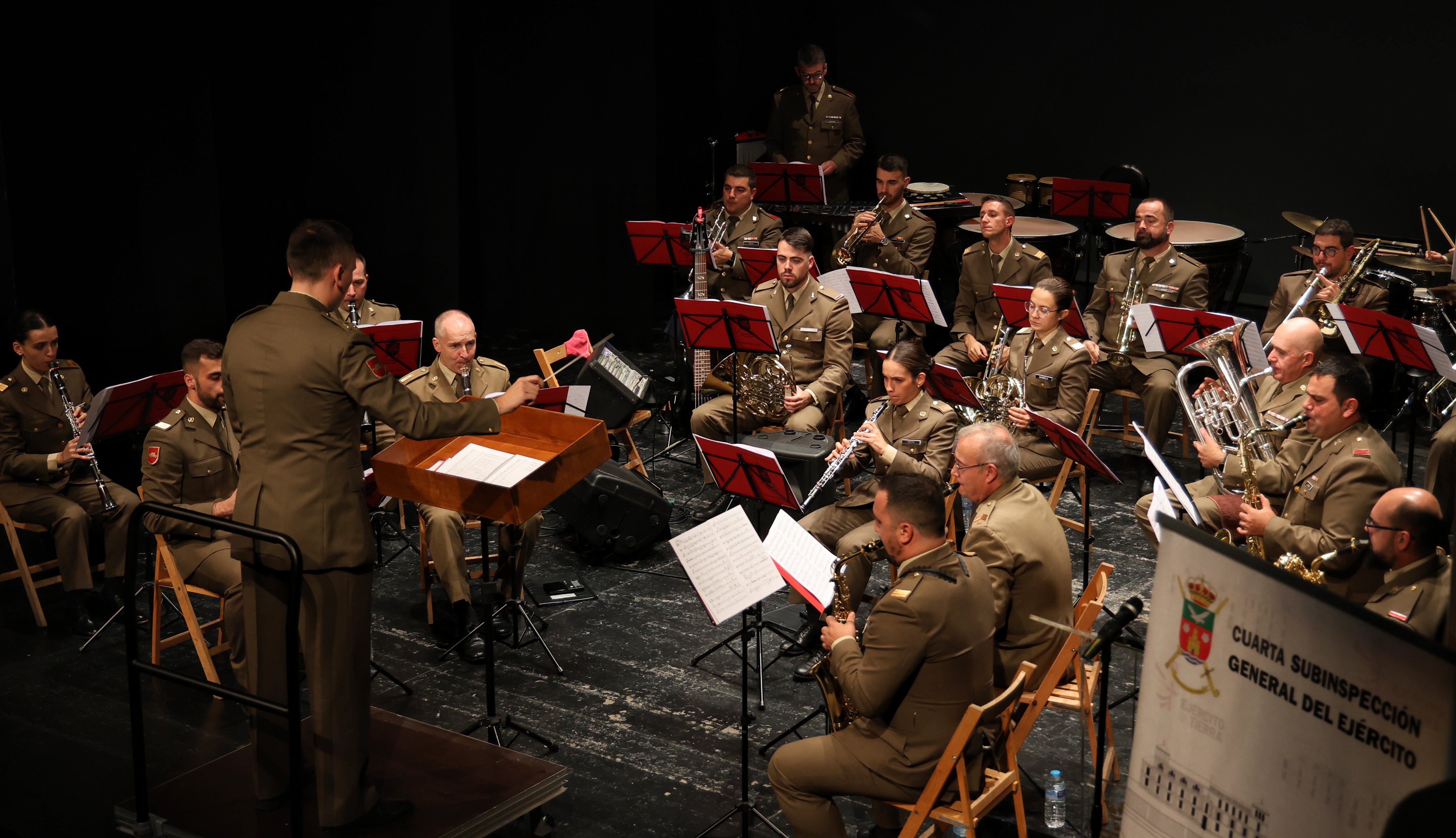 Concierto de música militar de la División San Marcial en Palencia