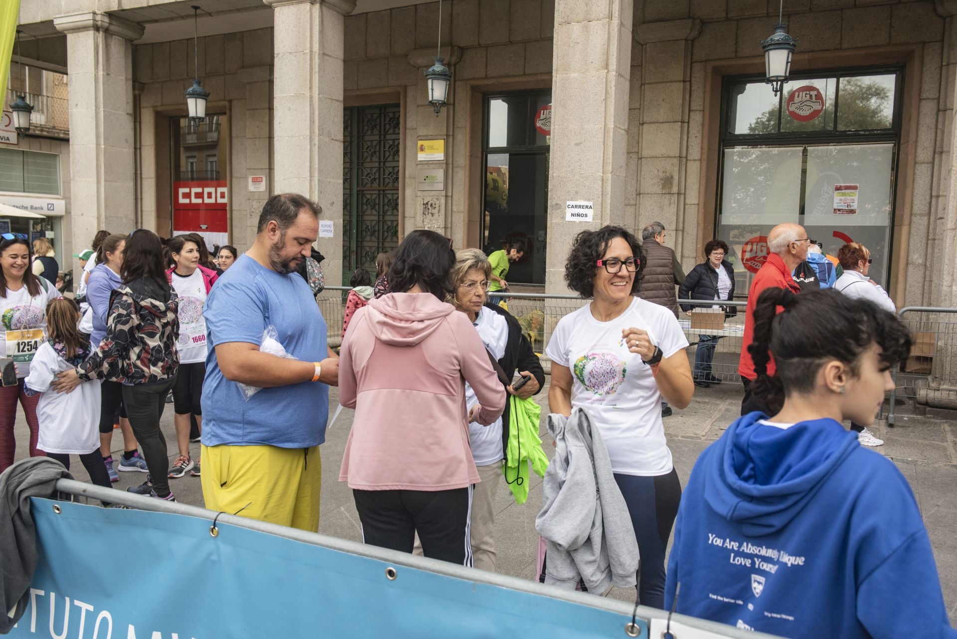 Fotografías de la marcha contra el cáncer de mama 2024