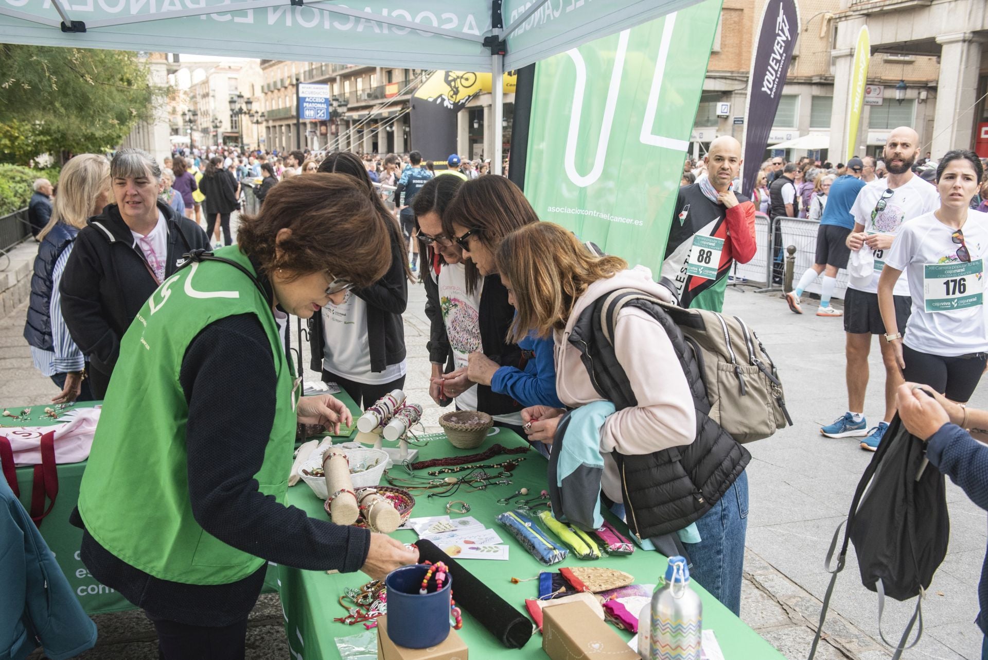 Fotografías de la marcha contra el cáncer de mama 2024