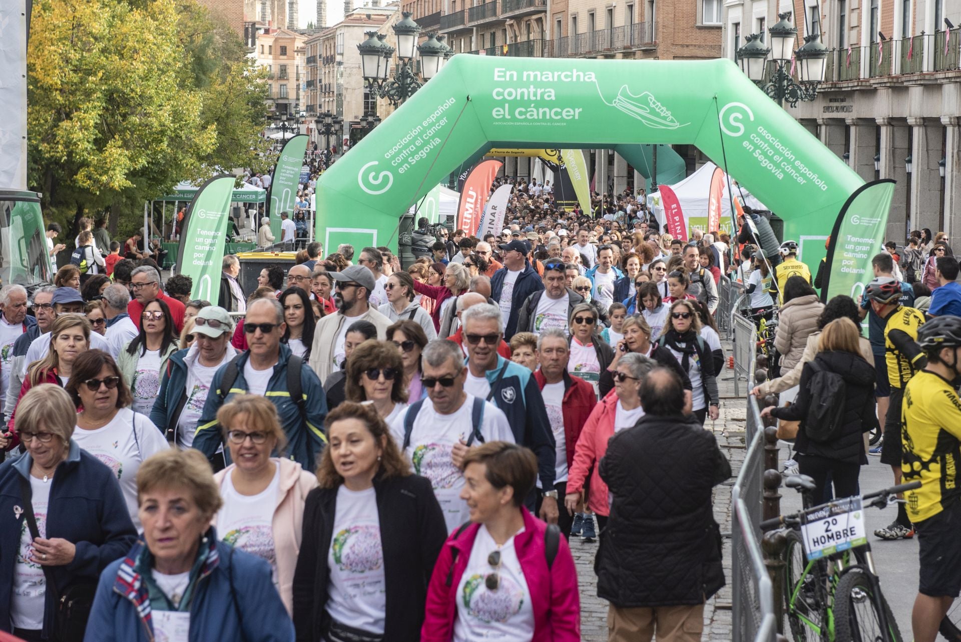 Fotografías de la marcha contra el cáncer de mama 2024