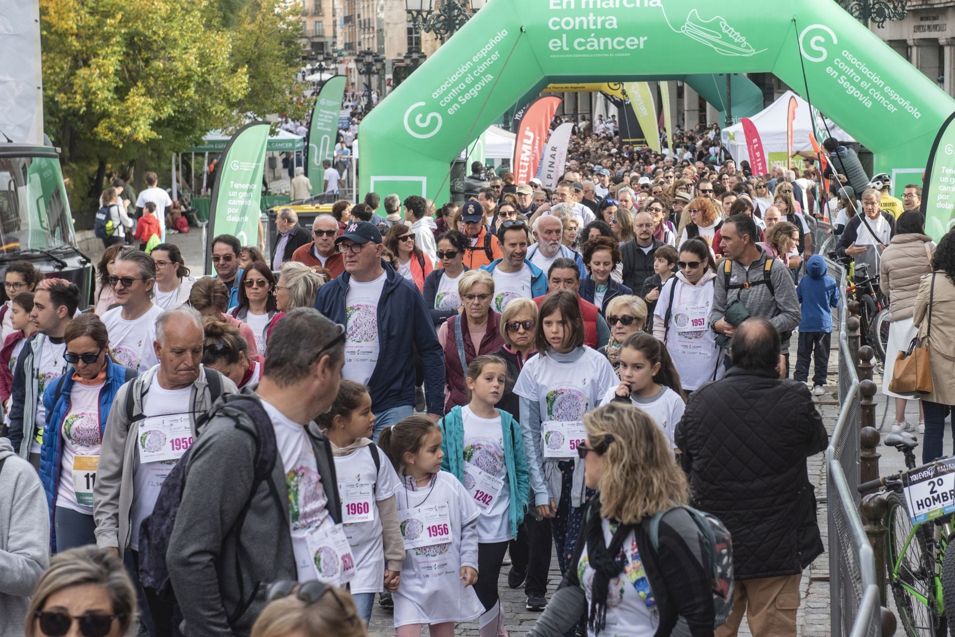 Fotografías de la marcha contra el cáncer de mama 2024