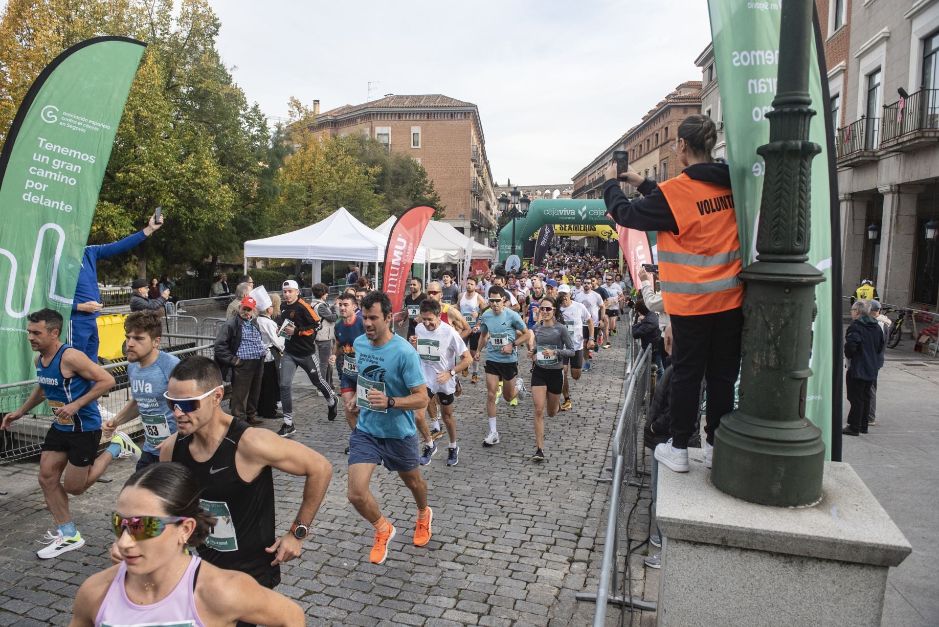 Fotografías de la marcha contra el cáncer de mama 2024