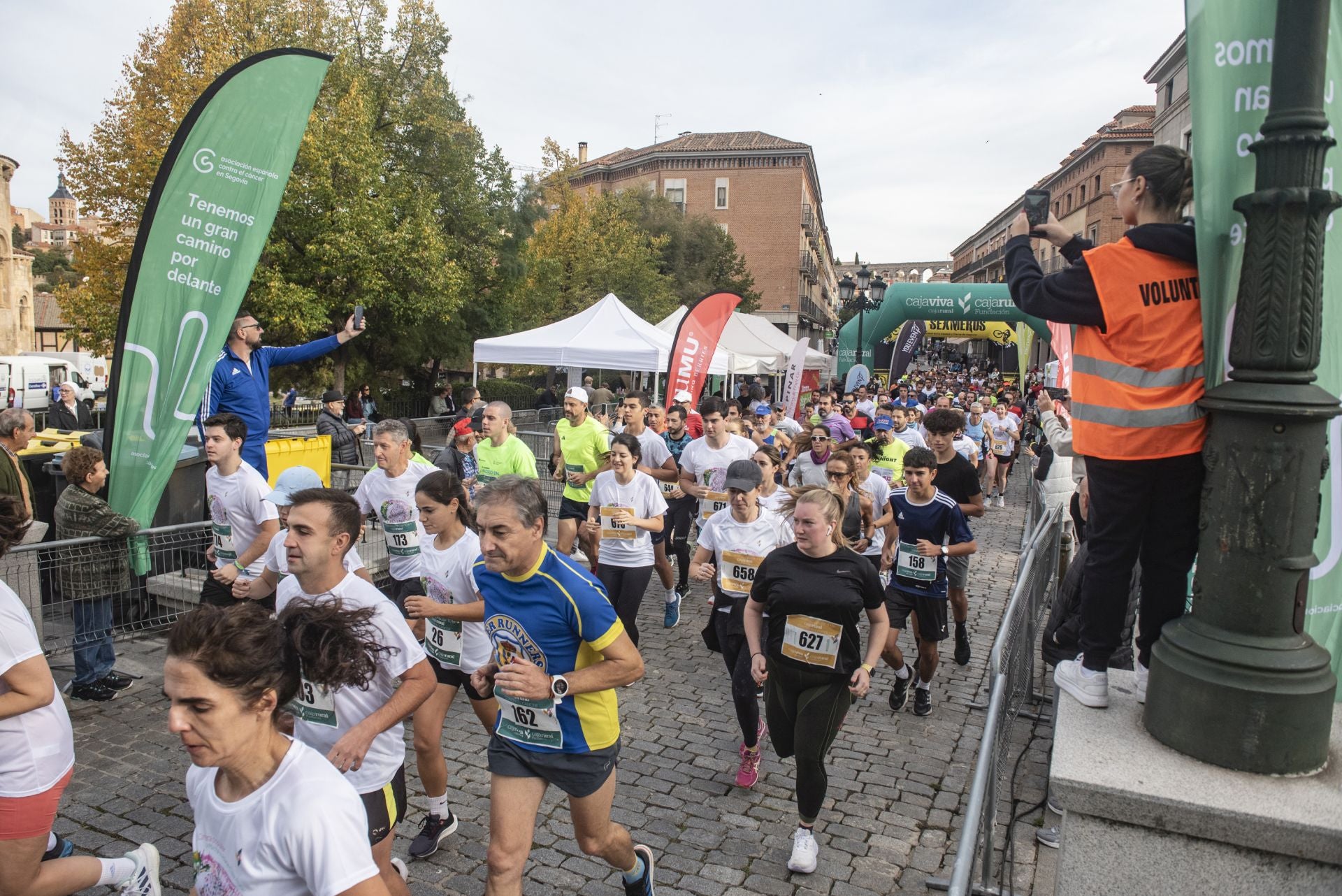 Fotografías de la marcha contra el cáncer de mama 2024