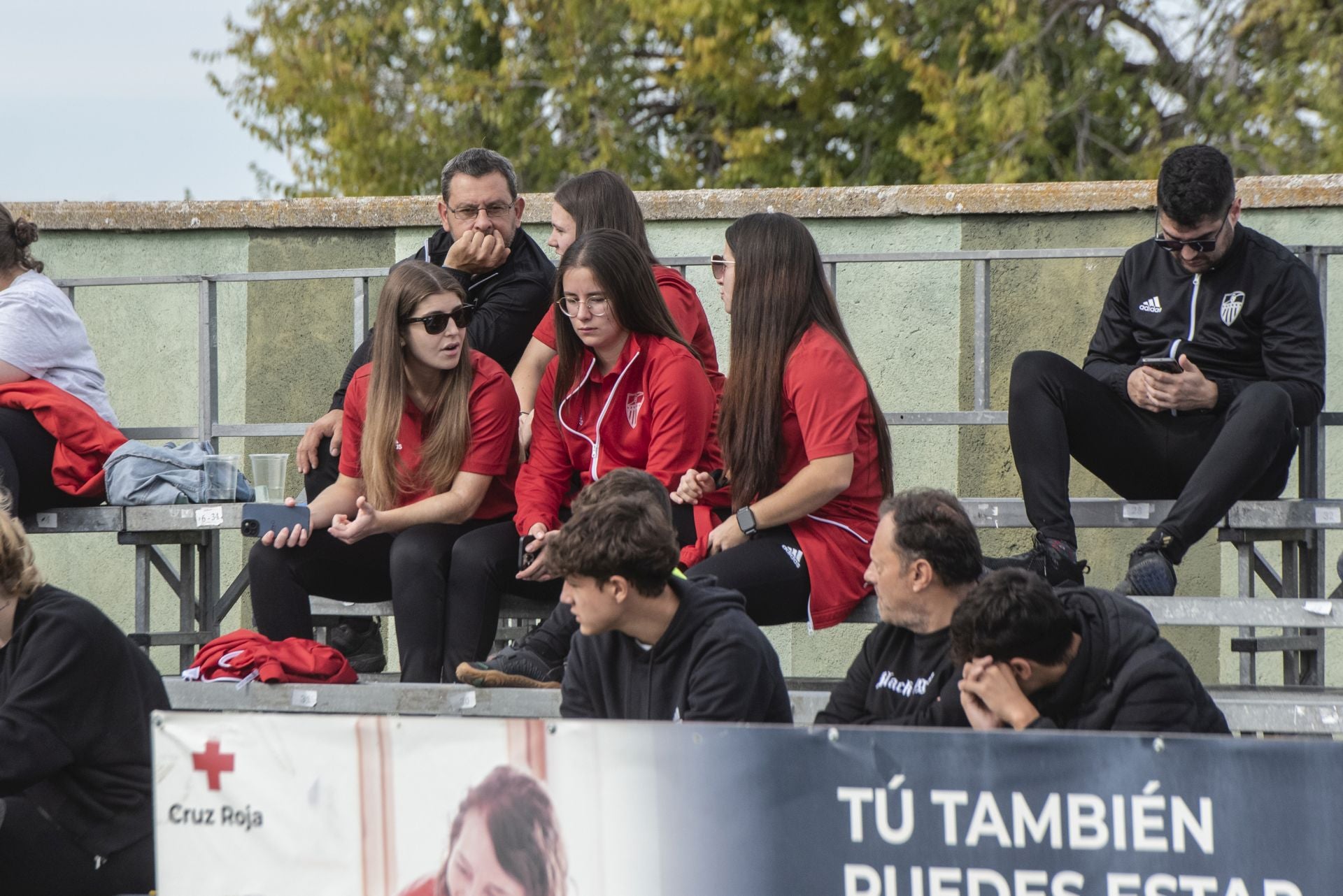 Búscate en las gradas de La Albuera durante el Segoviana vs Real Unión