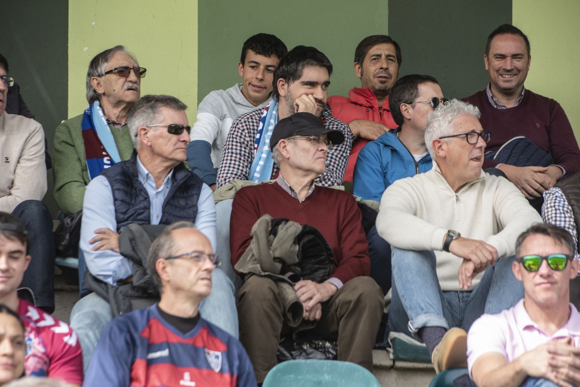 Búscate en las gradas de La Albuera durante el Segoviana vs Real Unión