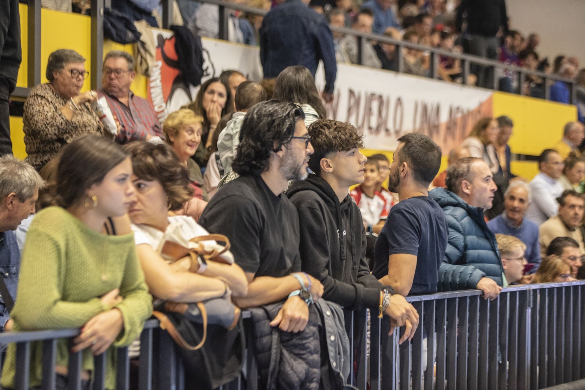 Búscate en las gradas del Guerreros Naveros en el Nava vs Barcelona