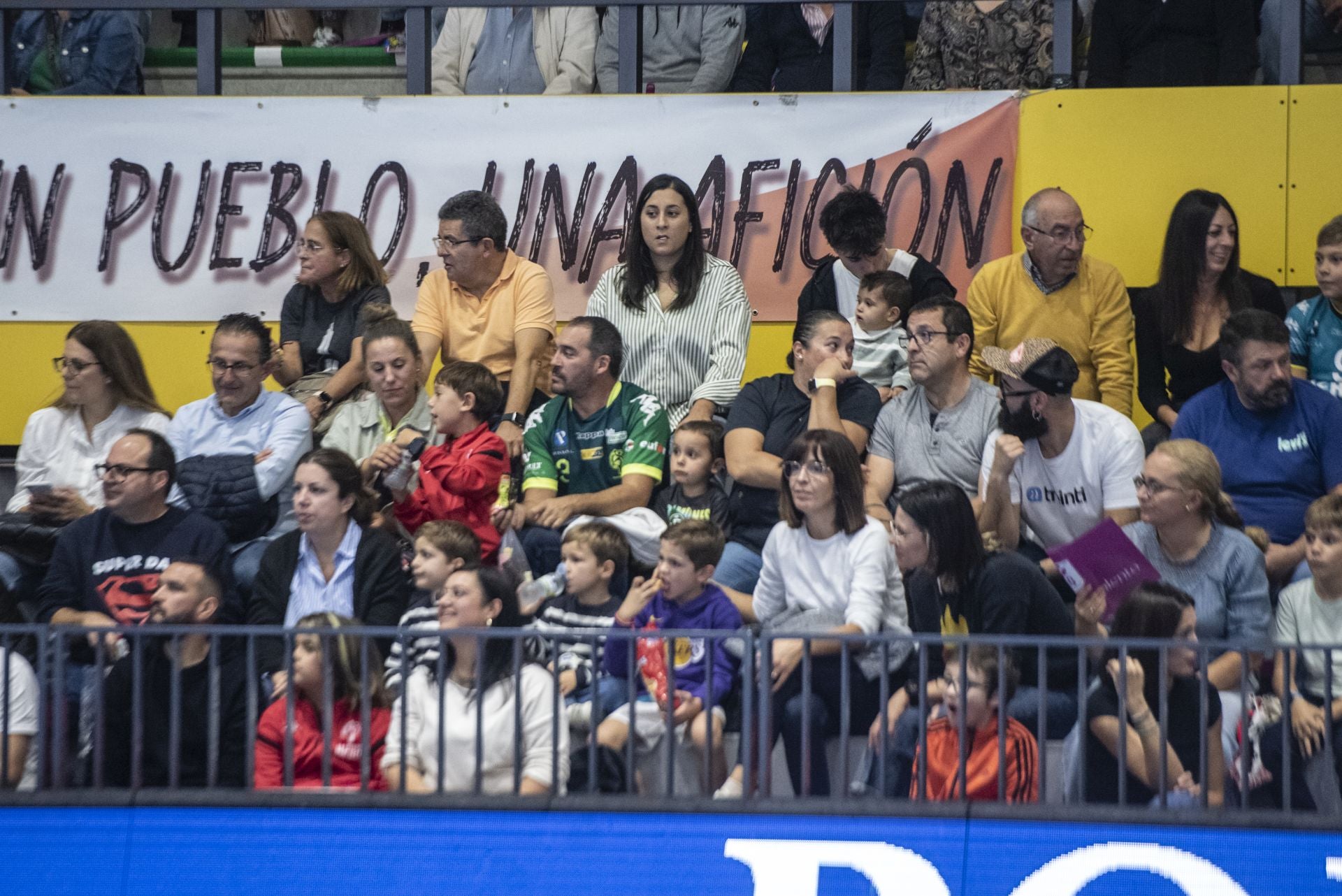 Búscate en las gradas del Guerreros Naveros en el Nava vs Barcelona