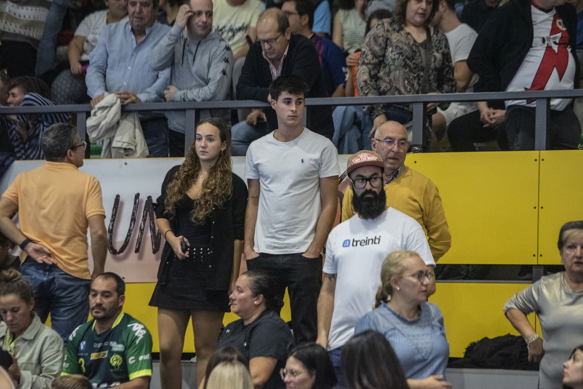 Búscate en las gradas del Guerreros Naveros en el Nava vs Barcelona