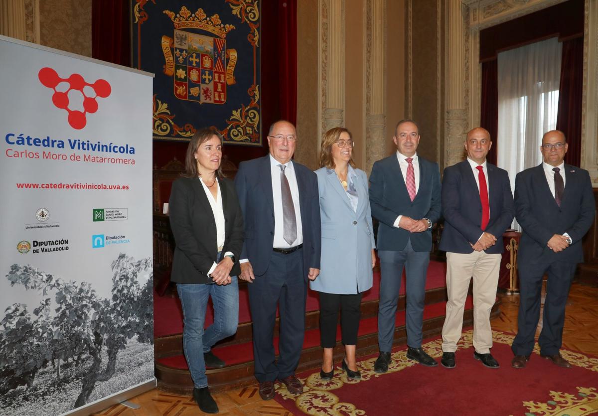 Representantes de las diputaciones de Palencia y Valladolid, de la Universidad de Valladolid y de la Fundación Carlos Moro de Matarromera, este martes.