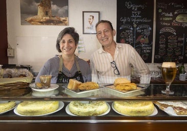 La calle Torrecilla dice adiós a sus míticas tortillas: cierra el Bar La Tartana tras 42 años