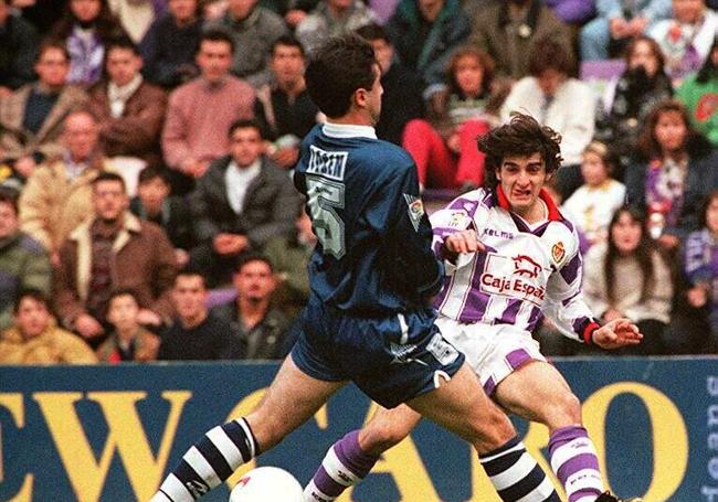 Víctor, durante un partido con el Real Valladolid.