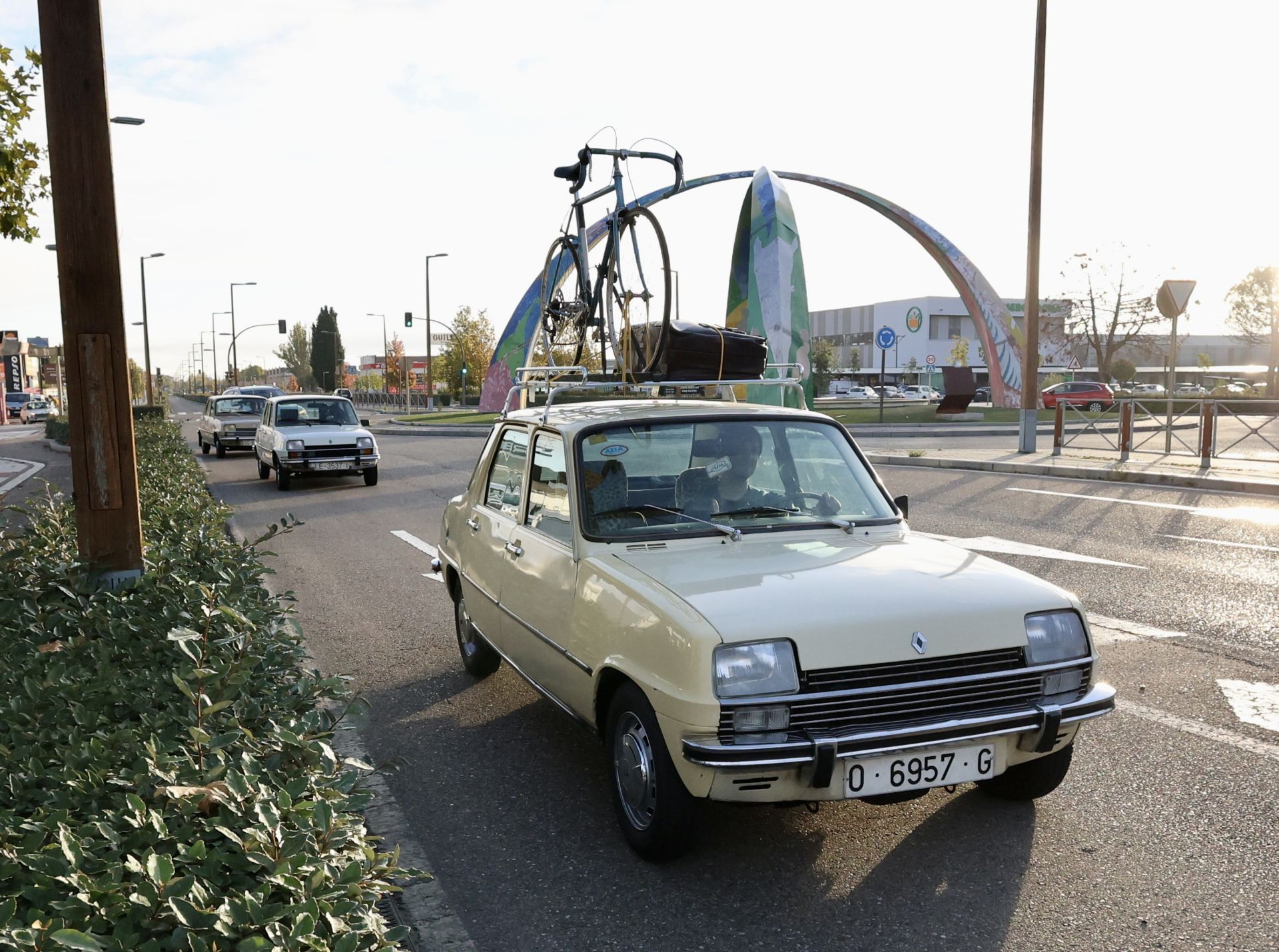 Las imágenes de la concentración por el 50 aniversario del Renault Siete