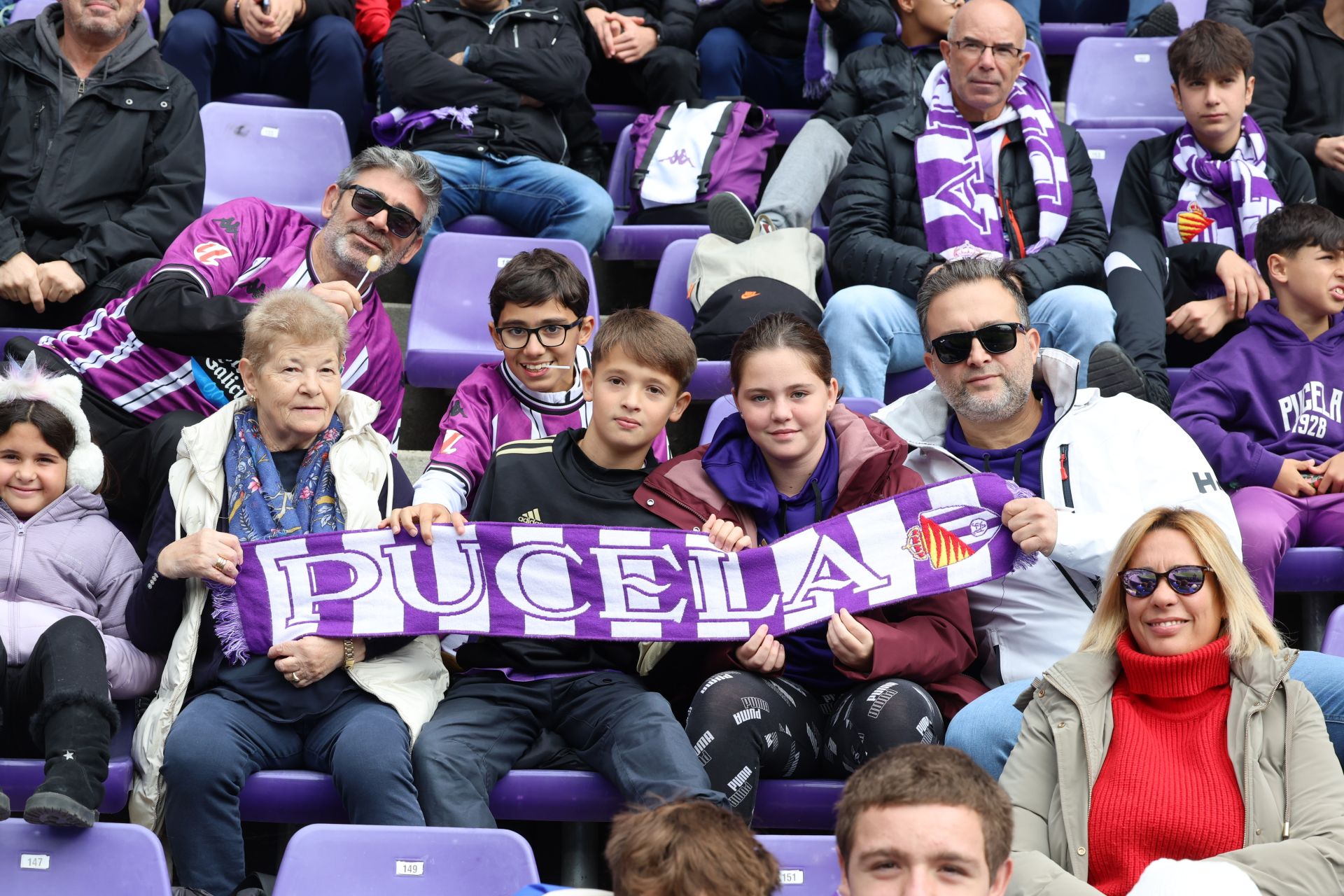 Búscate en la grada del estadio José Zorrilla (2/4)