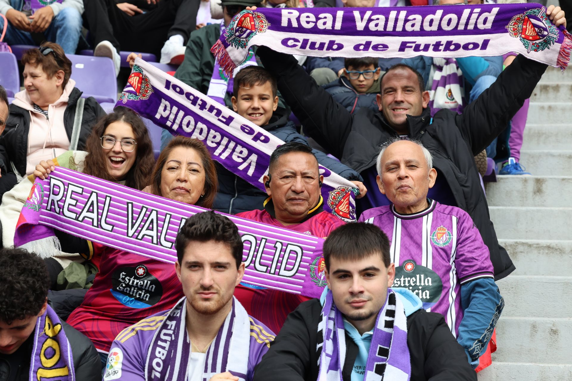 Búscate en la grada del estadio José Zorrilla (3/4)