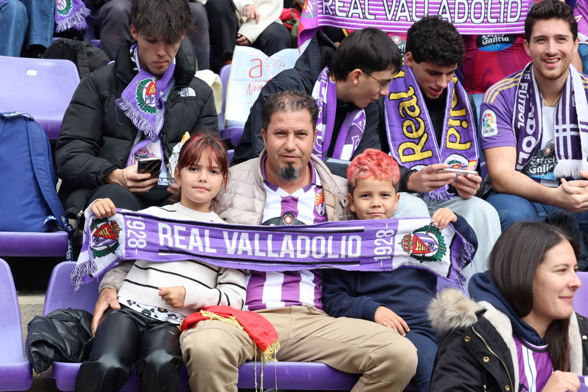 Búscate en la grada del estadio José Zorrilla (3/4)