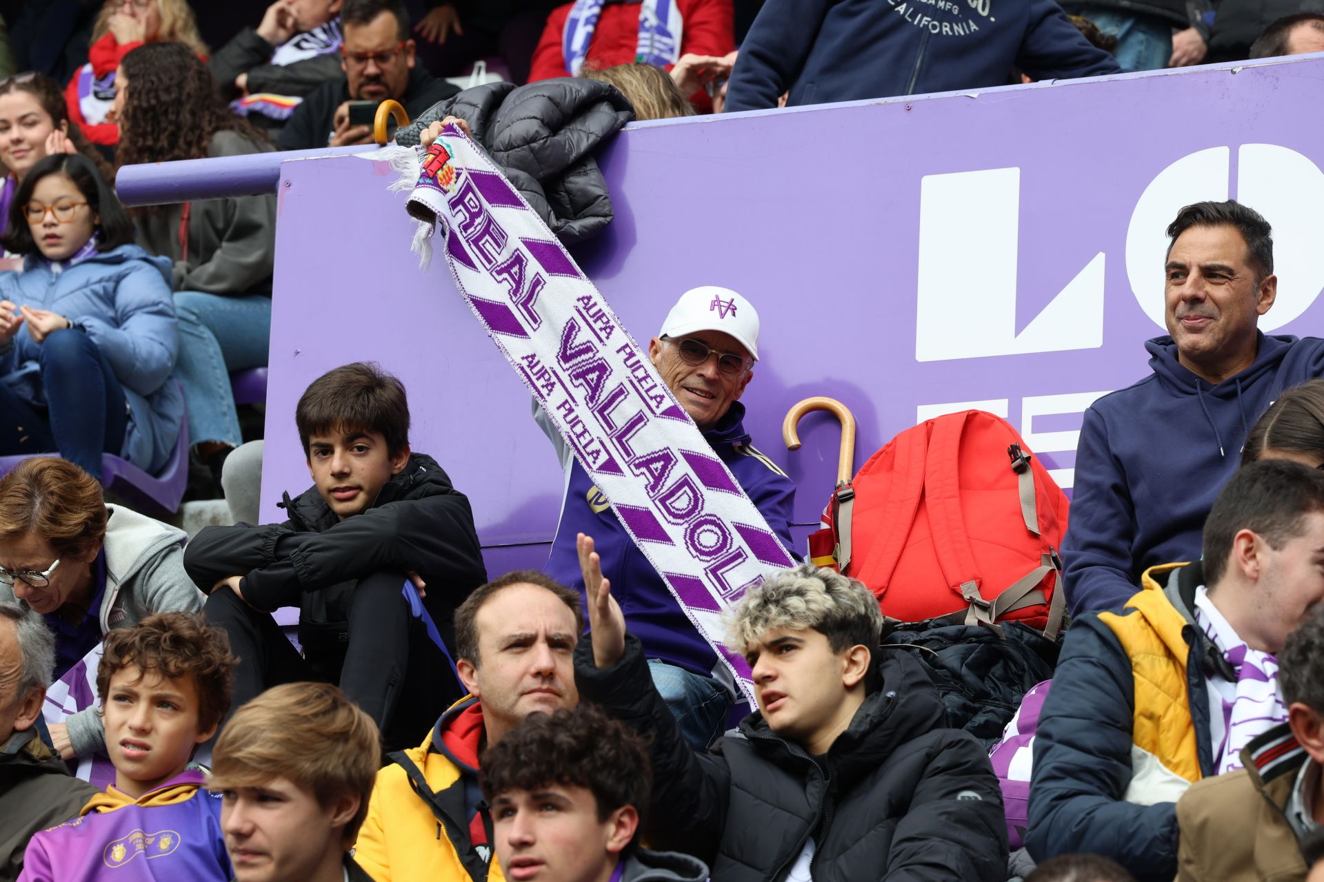 Búscate en la grada del estadio José Zorrilla (3/4)