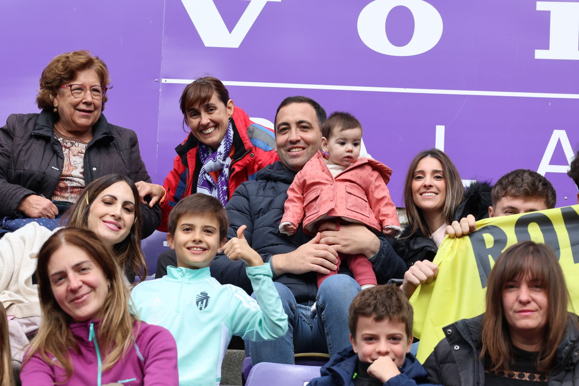 Búscate en la grada del estadio José Zorrilla (3/4)