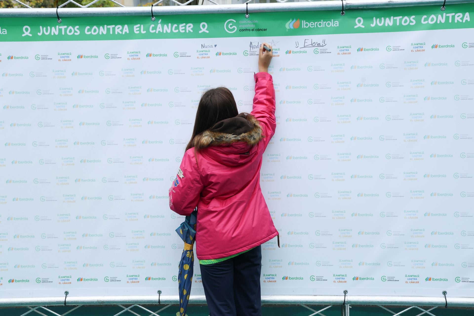 Ambiente previo a la Marcha Contra el Cáncer en Valladolid