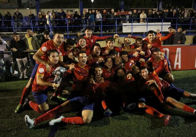 Los jugadores festejan el pase de ronda el pasado 9 de octubre.