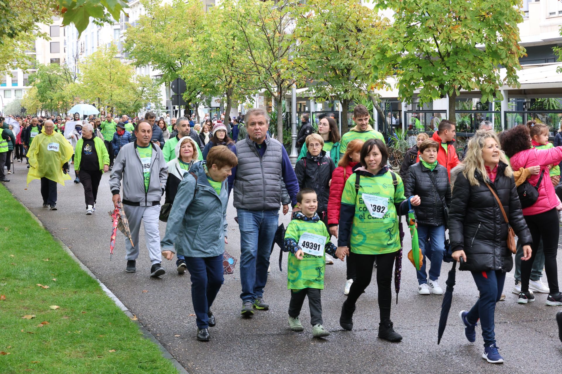 Todas las imágenes de la XIII Marcha contra el cáncer en Valladolid (1/3)