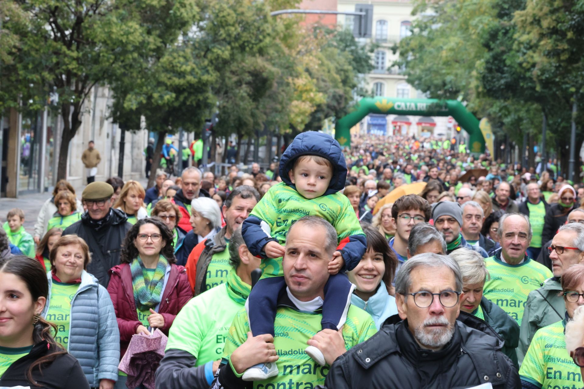 Todas las imágenes de la XIII Marcha contra el cáncer en Valladolid (2/3)