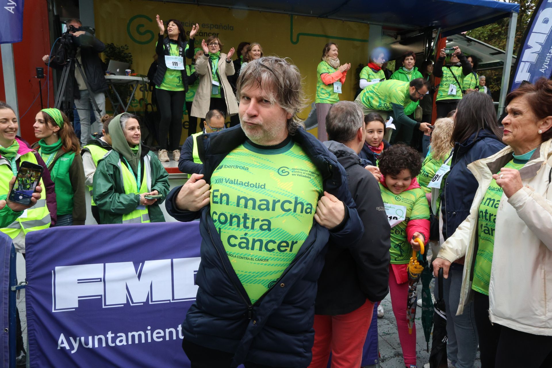 Todas las imágenes de la XIII Marcha contra el cáncer en Valladolid (2/3)