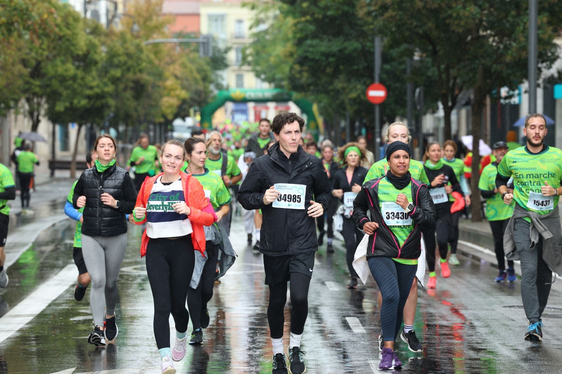 Todas las imágenes de la XIII Marcha contra el cáncer en Valladolid (3/3)