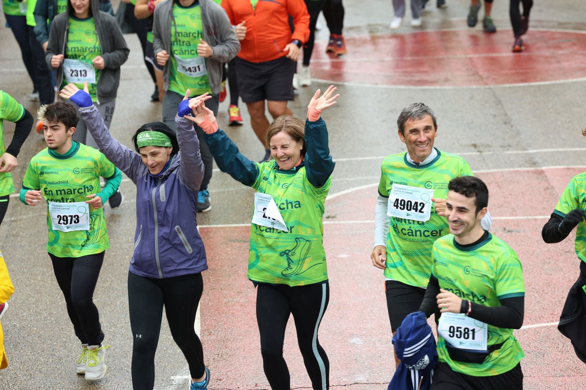 Todas las imágenes de la XIII Marcha contra el cáncer en Valladolid (3/3)