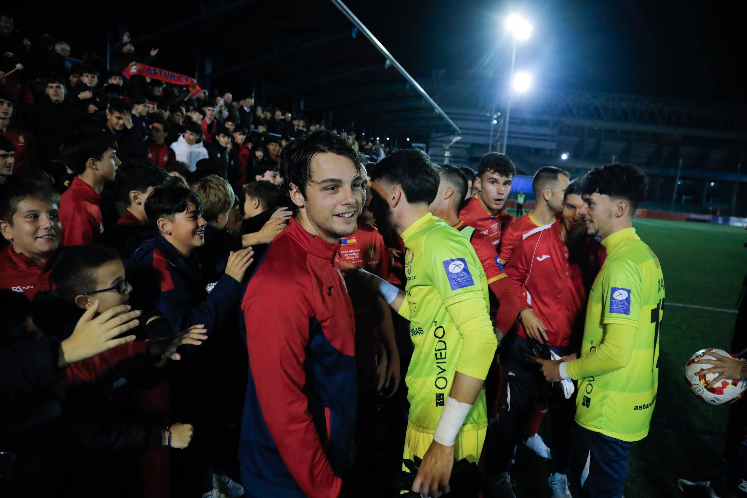 El estreno copero del Real Valladolid en Oviedo, en imágenes